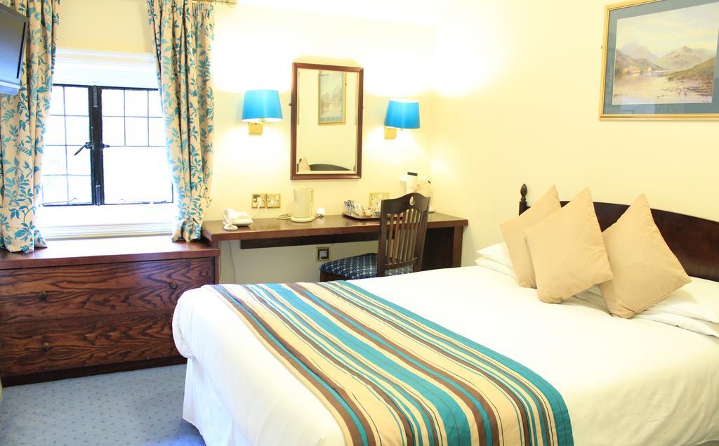 The Devil'S Punchbowl Hotel Hindhead Экстерьер фото